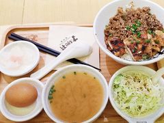 -熊吞·大碗丼烧肉饭(济宁万达广场店)