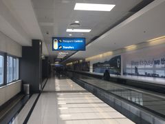 -奥利弗·雷金纳德·坦博国际机场
