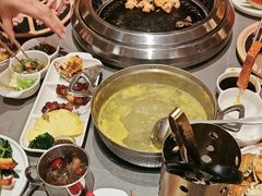 -黑金·寻焰自助百汇·烤肉·火锅(中街店)