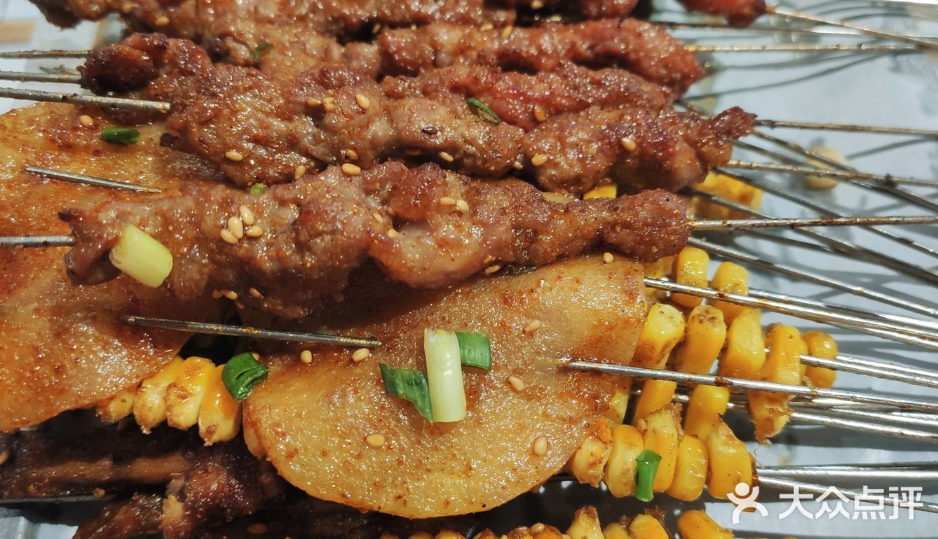 没想到是烧烤店啊氛围拉满！