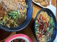 -爆炸头阿姨小四川正宗川味小吃(无任何分店)