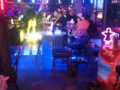 -UP嘻哈酒吧(粉巢店)
