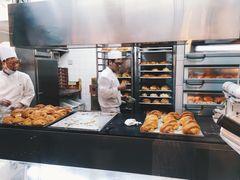 面包甜点陈列柜-老佛爷饼店