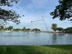 -东海岸人工湖美食村