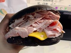 多肉狂欢火腿贝果-PAOPAO Bakery&Café(港汇店)