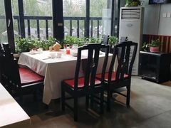 -巷子里小酒馆(繁荣路店)