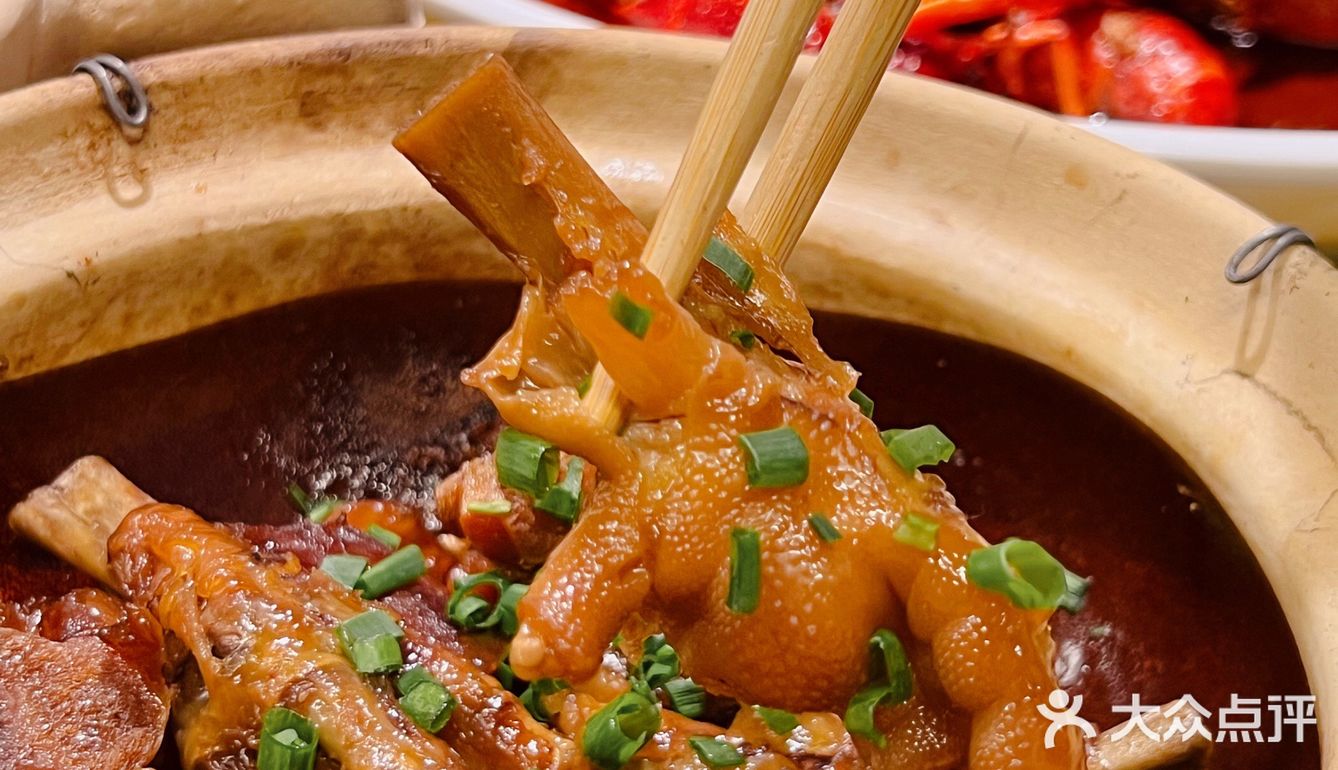 zui有烟火气息的大排档，石库门下吃大排档