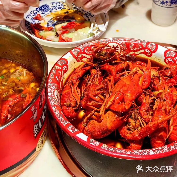 这家的小龙虾，简直惊艳!小龙虾个大饱满，虾肉 Q弹鲜嫩
