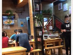大堂-管氏翅吧(护国寺店)