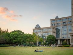 -复旦大学光华楼