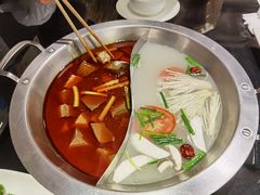 鸳鸯锅底-吴记老锅底麻辣火锅(福州路店)