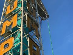 -巨鹏飞梦幻海岸