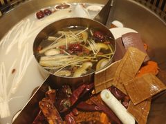 -欠火锅·水牛毛肚·团建聚餐·生日宴(何山路店)