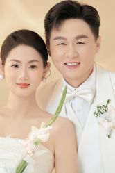 -喜爱高定婚纱摄影