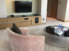 -上海滴水湖皇冠假日酒店