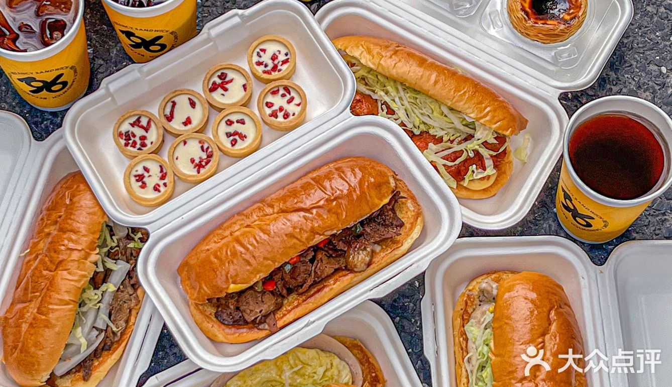 在杭州！！美式三明治🥪料好足。。。
