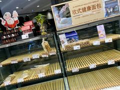 面包甜点陈列柜-巴黎贝甜(大宁国际商业广场店)