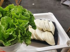 -小辣椒火盆烧烤(温泉南街店)