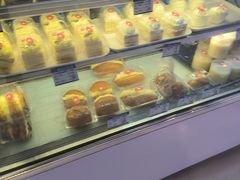 -白玉兰食品甜凤店(合生汇店)