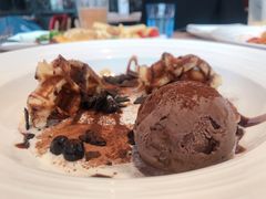 黑糖脏脏华夫黑巧冰淇淋-必胜客(花舞大唐博物馆店)