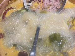 -洱火云南酸菜牛肉火锅(石景山当代商城店)