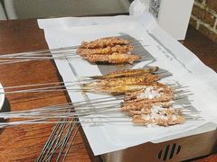 -三个大叔烤羊肉串·歌手驻唱·碳烤鲜肉(西三旗店)
