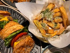-Let'sBURGERplus·非常创意汉堡(三里屯店)