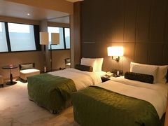 -上海滴水湖皇冠假日酒店