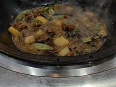鸡肉炖蘑菇-70後铁锅炖(坡博总店)