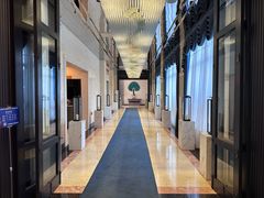 -皇马海口湾海景酒店(万绿园秀英港店)