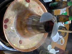 -果松木炭酸菜铜火锅·外婆参鸡汤