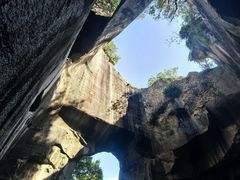 -伍山石窟