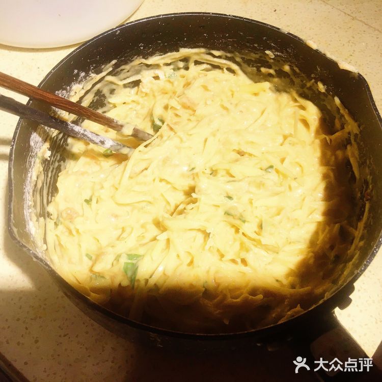 今日份小创意：鸡胸肉土豆丝饼，好赞!