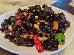 红枣木耳炒颈肉-园林美食城·本土农家菜(杨和镇店)