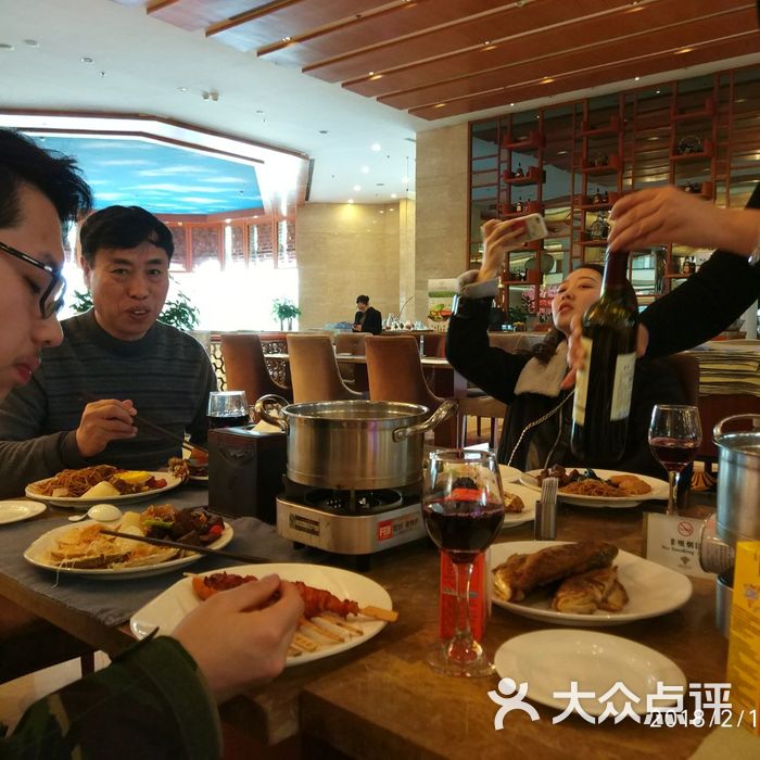 世纪金源大饭店汇景阁自助餐厅