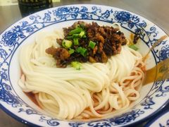 -泡桐树街