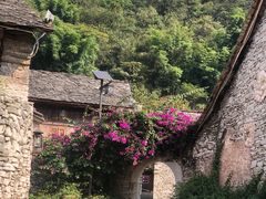 -高荡千年布依古寨旅游景区