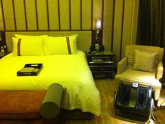 房间内的按摩椅-山东大厦