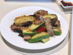 翠玉瓜野菌炒爽肉-利苑酒家(金宝店)