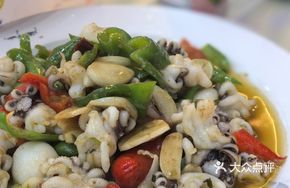 Squid Babies Mixed with Sea Chrysanthemum Stir-Fry