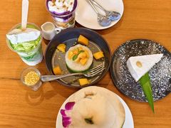 -Chom Cafe and Restaurant
