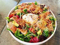 藜麦窝蛋沙拉-The Rug Cafe(王府中环店)