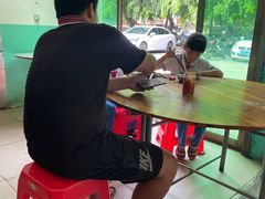 靠窗位-灵山卢梅燕粉店