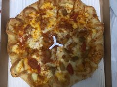 意式肉酱披萨金奖芝士奶香卷边-必胜客(新中纬店)