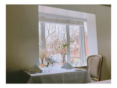 靠窗位-蝶舍·MAISON PAPILLON