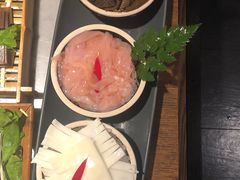 -尚尚仙·酸汤猪手·猪肚鸡火锅(华联万柳购物中心店)