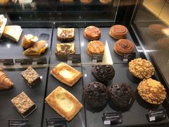 -星巴克(郑州普罗旺世店)