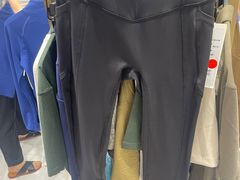 -lululemon(比斯特购物村店)