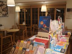-猫的天空之城概念书店(束河店)
