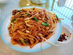干炒牛河-惠爱餐厅